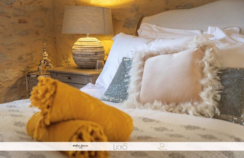 Les Esseintes Casa | Maison des Quatre Saisons