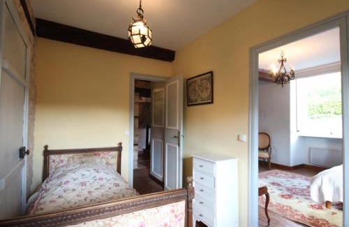 Rabodanges Casa | Maison du Chapelain avec Cheminée, Jardin et Animaux Acceptés - FR-1-497-54
