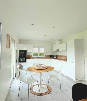 Montchaton Casa | Maison du Mont César
