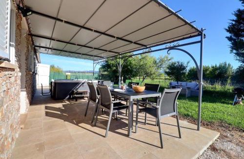 Le Luc Casa | Maison du sud avec jacuzzi