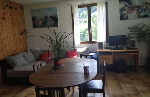 Rochejean Casa | Maison en Bord de Rivière