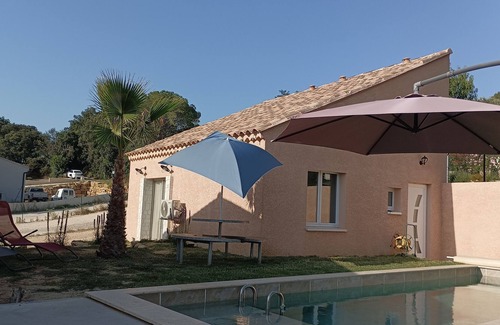 Suze-la-Rousse Villa | Maison en Campagne Avec Piscine