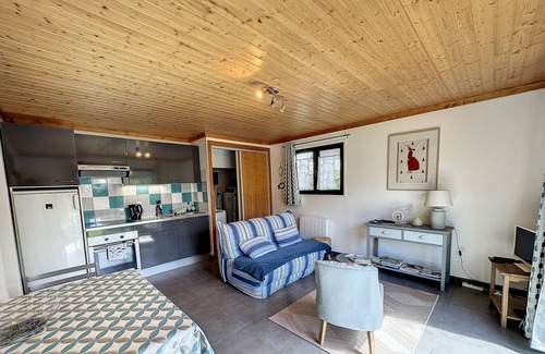 Plobannalec-Lesconil Casa | Maison en Bois de Plein Pied, au Calme Avec Jardin Fleuri Privatif de 300 m2