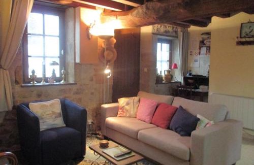Bourbon-l'Archambault Casa | Maison en pierre rénovée avec étang, pêche, jardin et BBQ, proche Forêt de Tronçais - FR-1-489-293