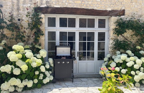 Champniers Casa | Maison en Pierre Avec Piscine Privée
