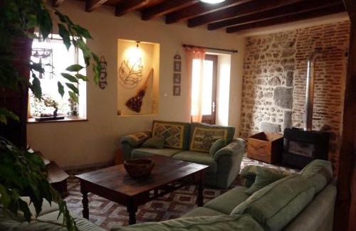 Nizerolles Casa | Maison en pierre avec jardin, jeux enfants et animaux acceptés - FR-1-489-137