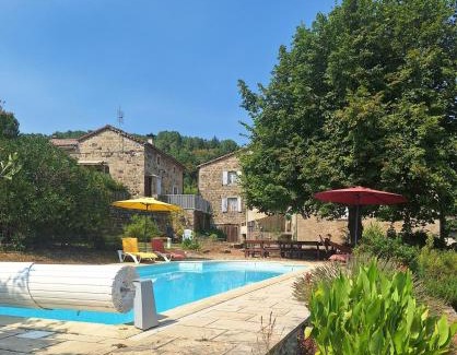 Ribes Casa | Maison en pierre avec piscine