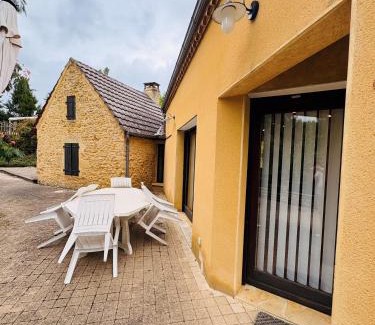Sarlat-la-Caneda Villa | Maison en pierres - Atypique - 3km du centre de Sarlat