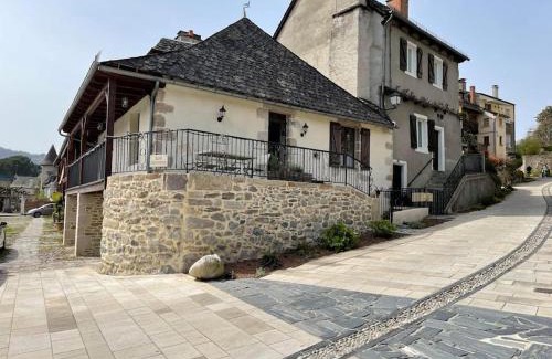 Argentat Casa | Maison en pierre sur les Quais de la Dordogne