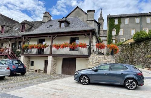Argentat Casa | Maison en pierre sur les Quais de la Dordogne