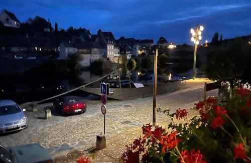 Argentat Casa | Maison en pierre sur les Quais de la Dordogne