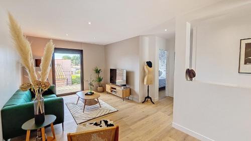 Colombiers Casa | Maison entre canal et mer