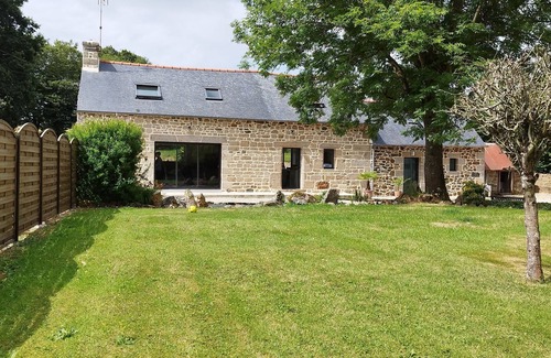 Bourbriac Casa | Maison Entre mer et Campagne