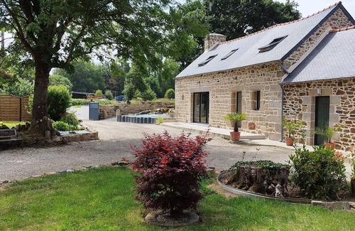 Bourbriac Casa | Maison Entre mer et Campagne