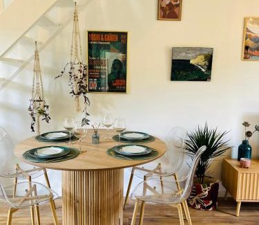 Etretat Casa | Maison Evasion Voyage parking et jardin by Art de Voyager
