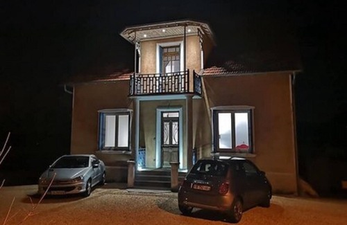Saint-Genix-sur-Guiers Casa | Maison Fleur de Frangipanier