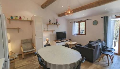 Esparron-de-Verdon Casa | Maison Familiale à Esparron-de-Verdon avec Terrasse Privée