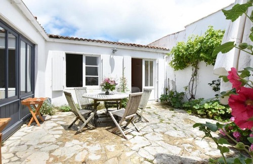 Les Portes-en-Re Casa | Maison familiale accueillante aux Portes-en-Ré, proche centre, grand jardin, terrasse, WiFi - FR-1-434-67