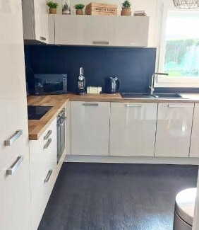 Cambes-en-Plaine Casa | Maison familiale 3 chambres - Jardin clos BBQ linge inclus - Entre Caen & la Mer - Parking - arrivée autonome - professionnels bienvenus