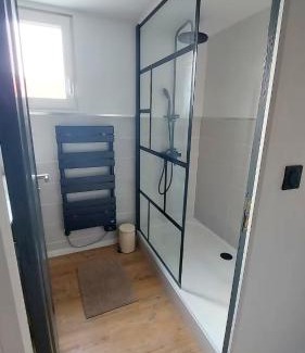 Cambes-en-Plaine Casa | Maison familiale 3 chambres - Jardin clos BBQ linge inclus - Entre Caen & la Mer - Parking - arrivée autonome - professionnels bienvenus