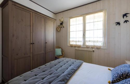 Lege-Cap-Ferret Casa | Maison familiale avec piscine au Cap Ferret Gîte chaleureux 5 chambres idéal pour familles avec enfants Proche plages pistes cyclables et forêt Calme confort et nature pour des vacances inoubliables proche Arcachon