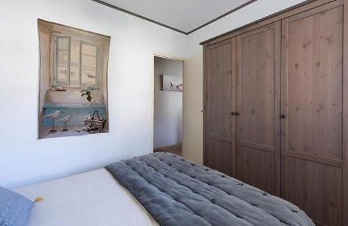 Lege-Cap-Ferret Casa | Maison familiale avec piscine au Cap Ferret Gîte chaleureux 5 chambres idéal pour familles avec enfants Proche plages pistes cyclables et forêt Calme confort et nature pour des vacances inoubliables proche Arcachon