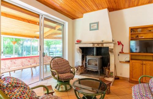 Parentis-en-Born Casa | Maison familiale, 15 pers., jardin privé, proche centre et lac, à 25 min de l'océan - FR-1-319-472
