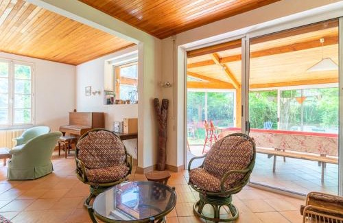 Parentis-en-Born Casa | Maison familiale, 15 pers., jardin privé, proche centre et lac, à 25 min de l'océan - FR-1-319-472
