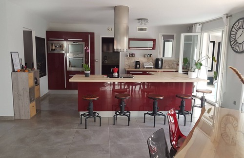 Pollestres Casa | Maison Familiale: Piscine/home Cinéma/jaccuzi à 20 mn des Plages!