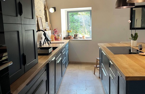 Laroque Casa | Maison Familiale Rénovée, au Bord de Lhérault. Grandes Pièces à Vivre