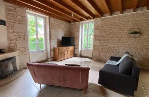 Tour Chabot Gavacherie Casa | Maison familiale spacieuse à Niort avec jardin