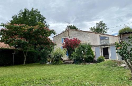 Tour Chabot Gavacherie Casa | Maison familiale spacieuse à Niort avec jardin
