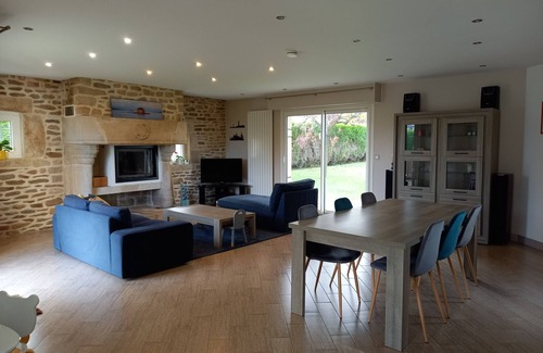 Langueux Casa | Maison Familiale Toute Équipée Avec Grand Jardin et vue sur les Grèves