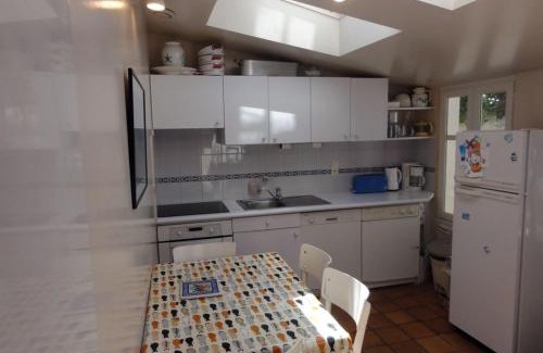 Sauzon Casa | Maison familiale typique à Sauzon avec jardin, proche du port - FR-1-418-11