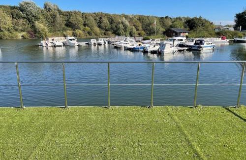 Deulemont Alquiler De Eote | Maison flottante moderne