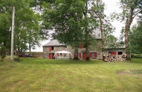 Egliseneuve-d'Entraigues Casa | Maison Typique Auvergnate