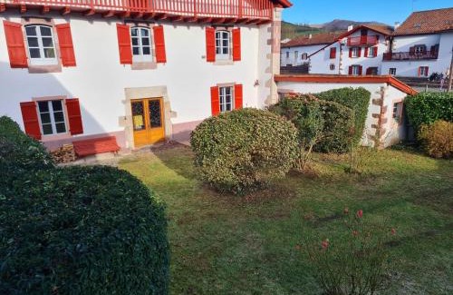 Saint-Etienne-de-Baigorry Casa | MAISON IRIBERRIA