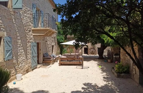 Saint-Antonin Noble Val Casa | Maison Charmante et de Caractère Avec Piscine