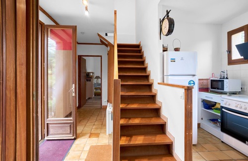 Saint-Laurent-la-Vallee Casa | Maison La Plaine – Gîte confortable con terraza en el corazón del Périgord
