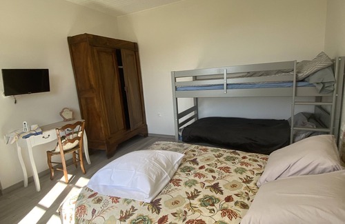 Saint-Quentin-de-Caplong Casa | Maison Traditionnelle en Campagne