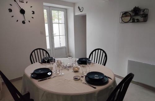 Saint-Saturnin-les-Avignon Casa | Maison En Centre Ville