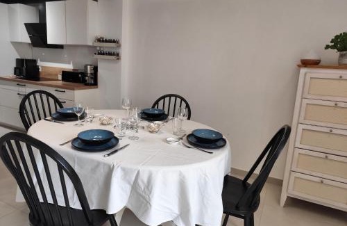 Saint-Saturnin-les-Avignon Casa | Maison En Centre Ville