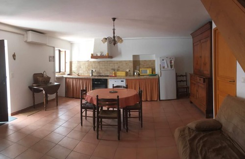 Sainte-Lucie-de-Tallano Casa | Maison de Village