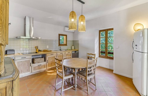 Saint-Leonard Casa | Maison Indépendante Avec Piscine