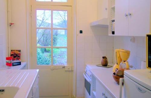 Herisson Casa | Maison indépendante près du village médiéval avec jardin clos, parking et équipements complets - FR-1-489-15