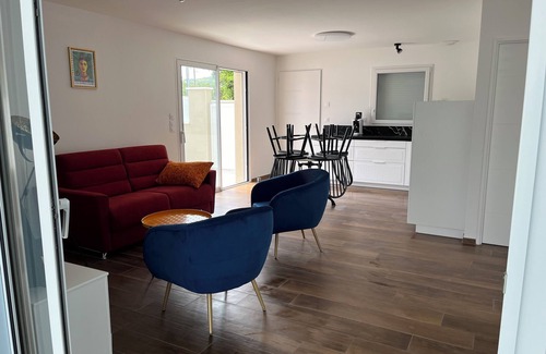 Aouste-sur-Sye Casa | Maison Individuelle Avec Piscine Intérieure Privative Avec Jardin et Parking