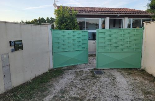 Roquemaure Casa | Maison individuelle 90m2 avec véranda et piscine