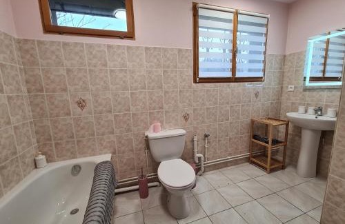 La Berthenoux Casa | Maison individuelle près de la Châtre, jardin privé, jacuzzi - FR-1-591-629