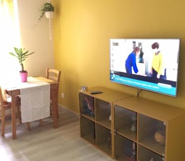 Stains Apartamento | Maison Jaune