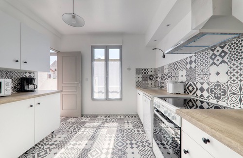 Esbly Casa | Maison Jules- 10 Personnes- 12 min Disneyland- 30 min Paris - Terrasse et Jardin
